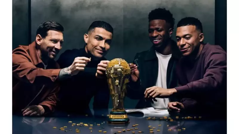 Messi Cristiano Vini Jr. e Mbappe em campanha para a Lego
