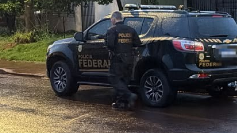 Polícia Federal cumpre 15 mandados de busca e apreensão e mira R$ 50 milhões em patrimônio de investigados por tráfico transnacional de cocaína