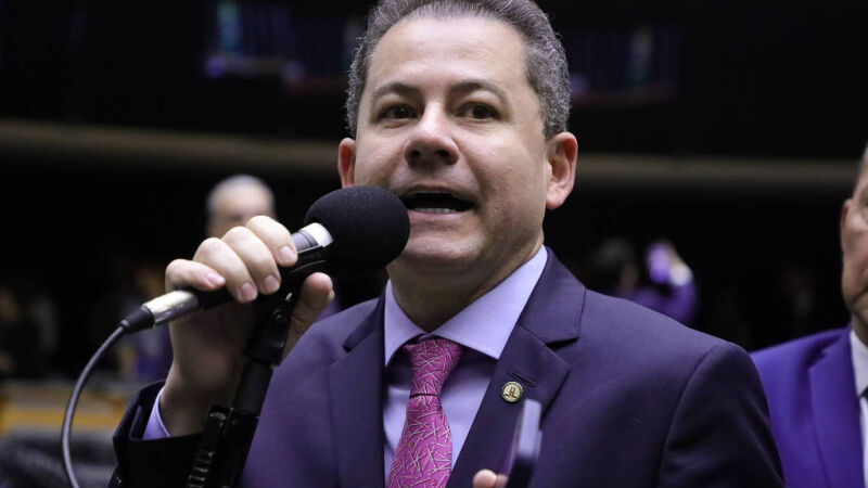 O deputado Cezinha da Madureira (PL) é um dos principais alvos de uma operação aoturizada por Flávio Dino