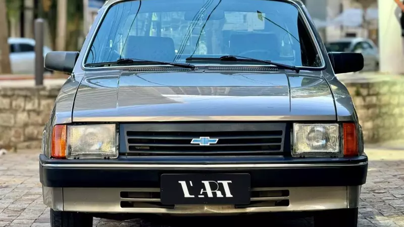 Modelo do Chevette que bateu no Audi A4, na Avenida Afonso Pena, em Campo Grande