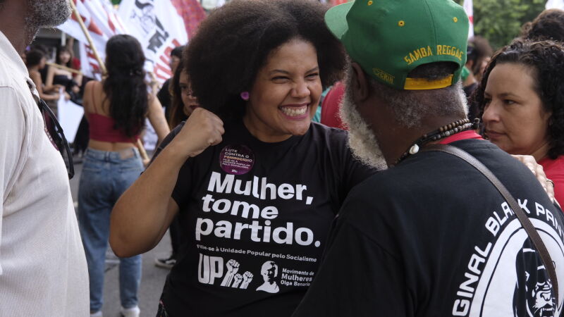 O programa também propõe monopólio público em geração de energia, mineração, produção e distribuição de combustíveis e indústria de defesa.