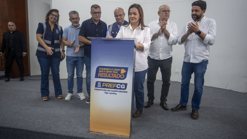Evento de assinatura foi realizado no teatro Octávio Guizzo, localizado no Paço Municipal