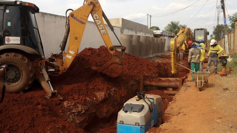 Obras previstas incluem pavimentação e estruturas para o escoamento de águas pluviais em diferentes regiões da Capital