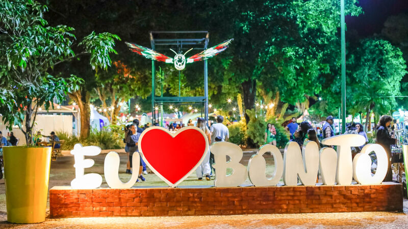 Letreiro de Bonito na Praça da Liberdade