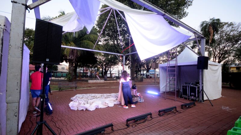 Contratos compreendem desde montagem de tendas e palcos, até painéis de LED e sistema de som para festas e eventos