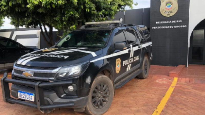 Fachada e viatura da Delegacia de Polícia Civil de Rio Verde