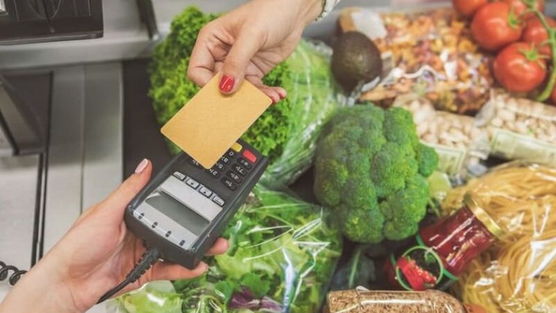 Em MS, 41% dos trabalhadores afirmam utilizar o cartão para efetuar pagamentos
