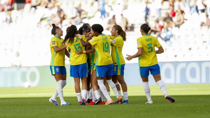 Brasileiras voltam a campo na terça-feira (8), às 10h (horário de Brasília), contra o Canadá