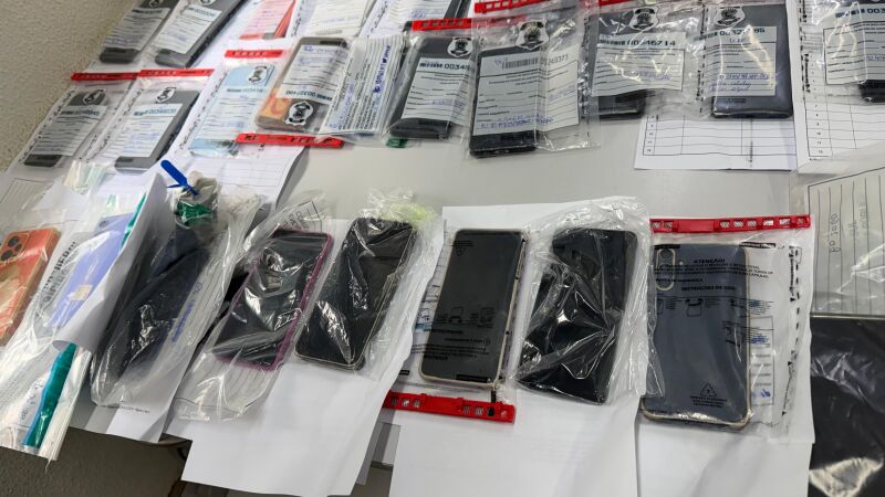 Vários celulares, de diversos modelos, foram recuperados em MS