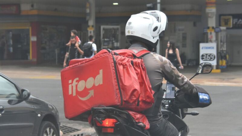 Motoristas e entregadores de aplicativo podem ganhar estrutura com área de descanso, banheiros, cozinha e Wi-Fi em Campo Grande.