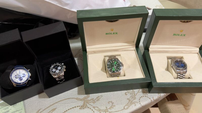 Relógios de luxo da marca Rolex foram apreendidos durante a Operação Old School