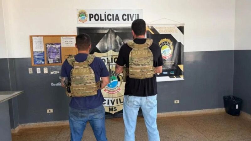 Policiais do Garras durante operação em Nova Alvorada do Sul, onde homem de 37 anos morreu após confronto durante cumprimento de mandados de prisão.