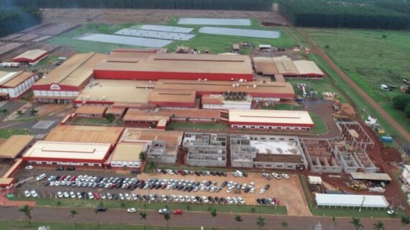 Unidade da Aurora Coop em São Gabriel do Oeste, onde projeto de ampliação está relacionado à compensação ambiental de R$ 258 mil.