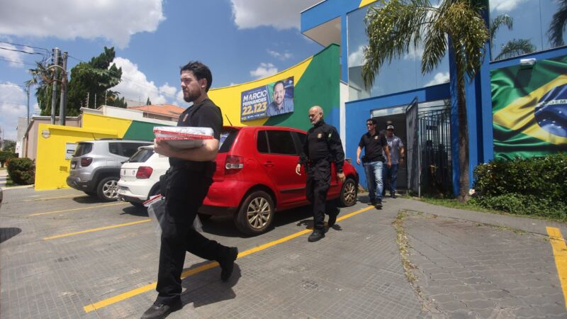 Ação ocorreu por volta do meio-dia desta sexta-feira (25)