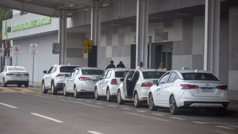 áxis voltaram a ocupar vagas que lhe pertenciam