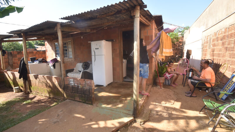 Bruno Rafael morava nesta casa, nos fundos do terreno do pai, com a namorada e o filho de 4 meses