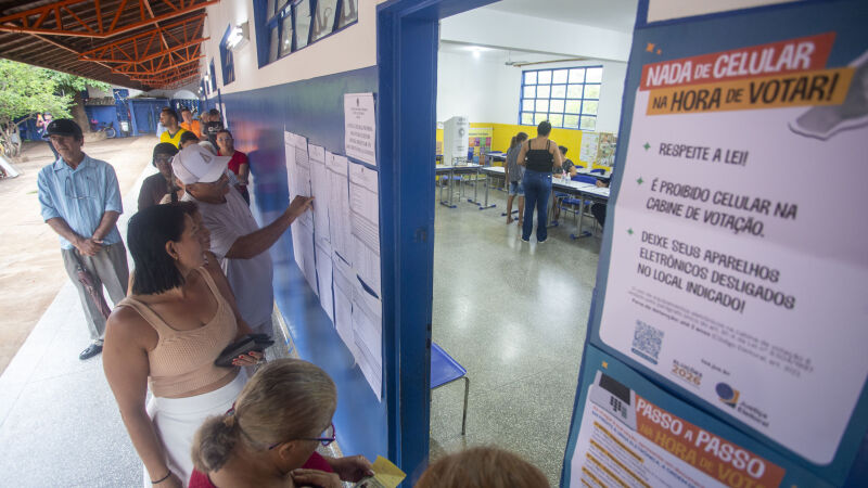 No dia 4, durante o primeiro turno, a chuva fez com que muitos eleitores não fossem até os locais de votação no Estado