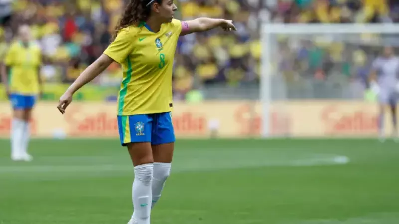 Meio-campista Angelina sofreu um trauma direito na face