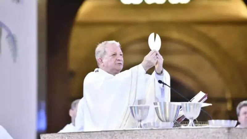 A missa solene, das 9h, foi a cerimônia mais disputada pelos romeiros e lotou a basílica de Aparecida
