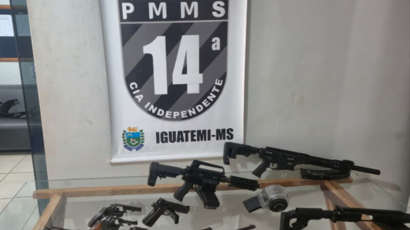 Arsenal estava em um carro de passeio e foi apreendido pela PM na região sul do Estado