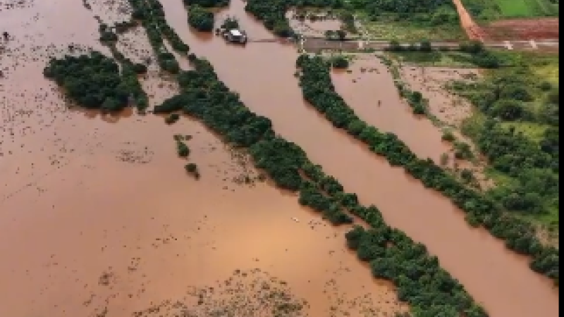 O Rio Dourados costuma ficar com volumes elevados durante os meses de fevereiro e março, no verão