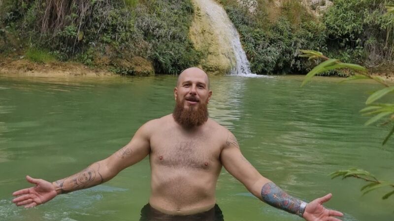Ewerton Rodrigues da Silva, de 35 anos, morreu após ser atingido por três disparos sábado à noite em Bonito