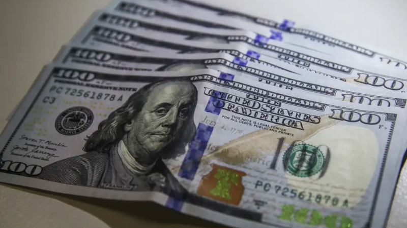 Dólar subiu nesta quinta-feira (15)
