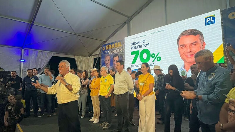 O senador eleito Reinaldo Azambuja, presidente estadual do PL, comandou o encontro com os prefeitos de Mato Grosso do Sul em apoio à candidatura do senador Flávio Bolsonaro (PL-RJ) à Presidência da República