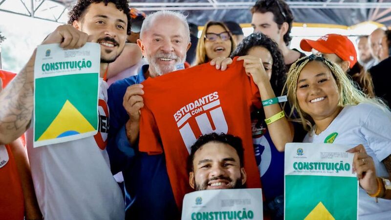 Lula postou vídeo em suas redes sociais afirmando que além da ajuda mensal, ao final do curso os estudantes terão uma poupança de ao menos R$ 10 mil