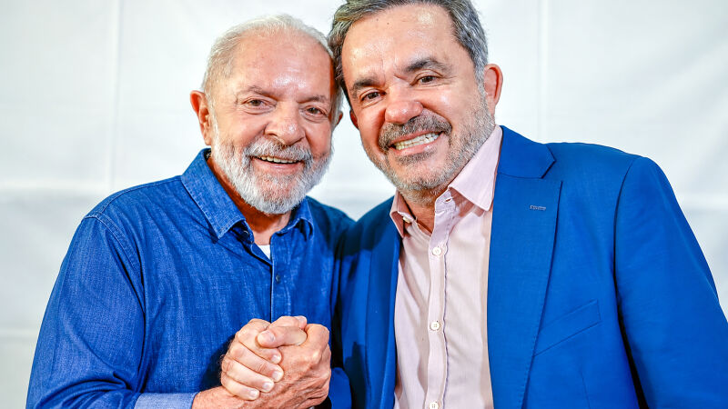 O deputado federal Vander Loubet ao lado do presidente reeleito Luiz Inácio Lula da Silva 