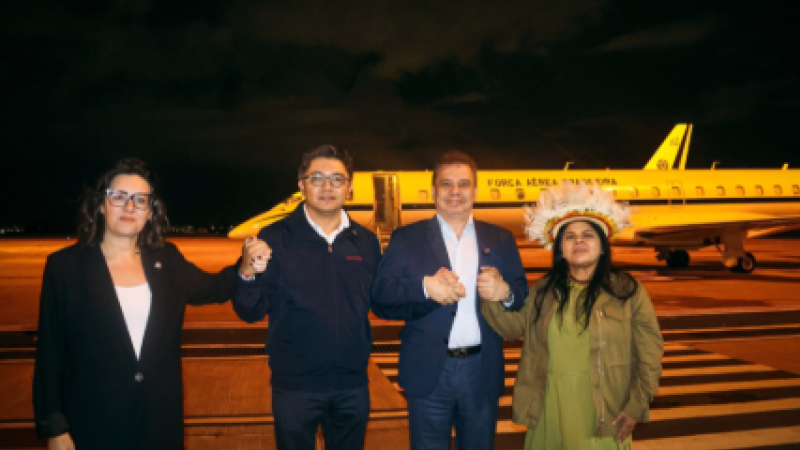 Os ministros Eloy Terena (Povos Indígenas), Wellington César Lima (Justiça e Segurança), Janine Mello (Direitos Humanos) e Sônia Guajajara (deputada federal de SP)