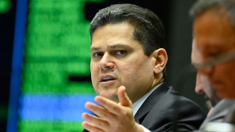 Presidente do Senado, Davi Alcolumbre (União Brasil-AP) pautou a PEC do fim da escala 6x1