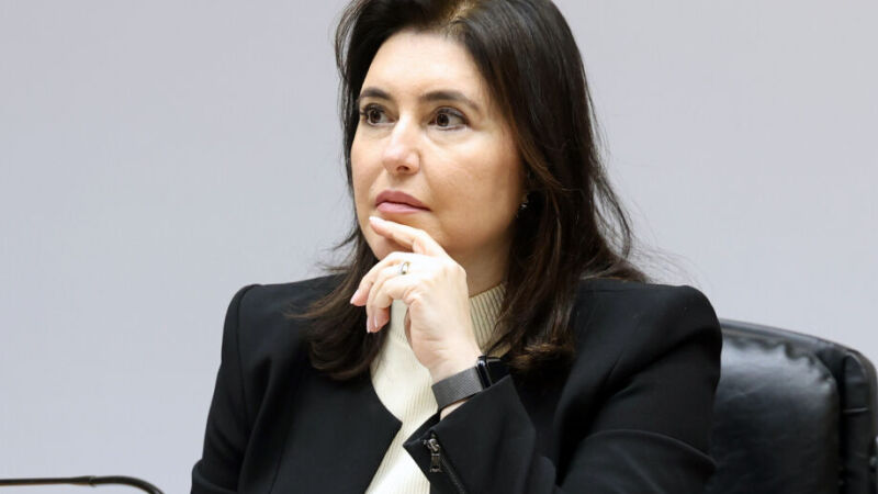 Ex-ministra Simone Tebet é cotada nos bastidores para assumir o Ministério das Relações Exteriores em 2027, em meio à mobilização de diplomatas pela escolha de uma mulher para o cargo.