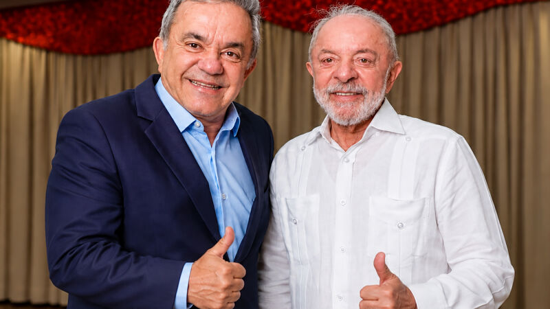O deputado federal Vander Loubet, presidente do PT no Estado, durante encontro com o presidente da República, Luiz Inácio Lula da Silva, em Brasília (DF)