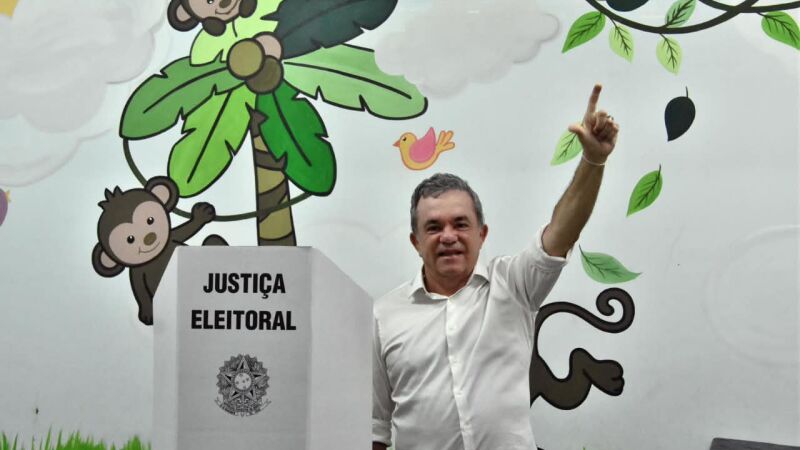 Vander Lubet está concluindo seu sexto mandato consecutivo de deputado federal e na eleição deste ano perdeu a disputa ao Sebnado