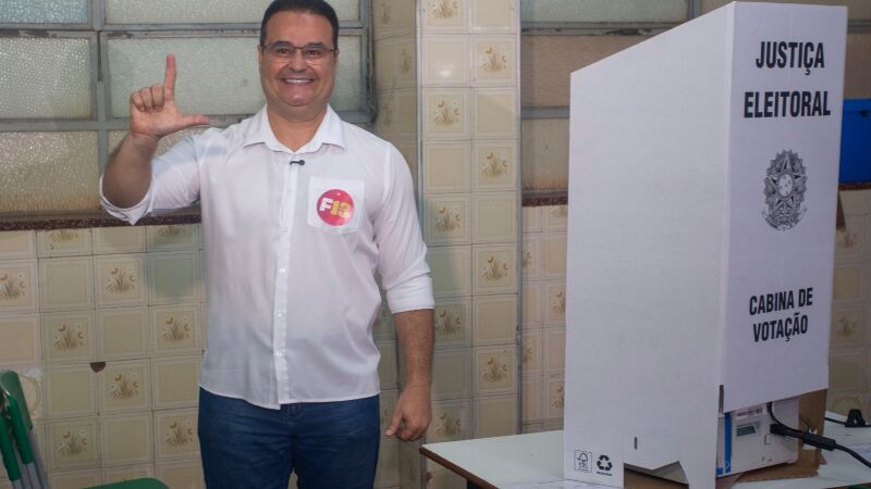 Fábio Trad votou na manhã deste domingo (4), em Campo Grande, e afirmou estar convicto de que a disputa pelo governo de Mato Grosso do Sul irá ao segundo turno.