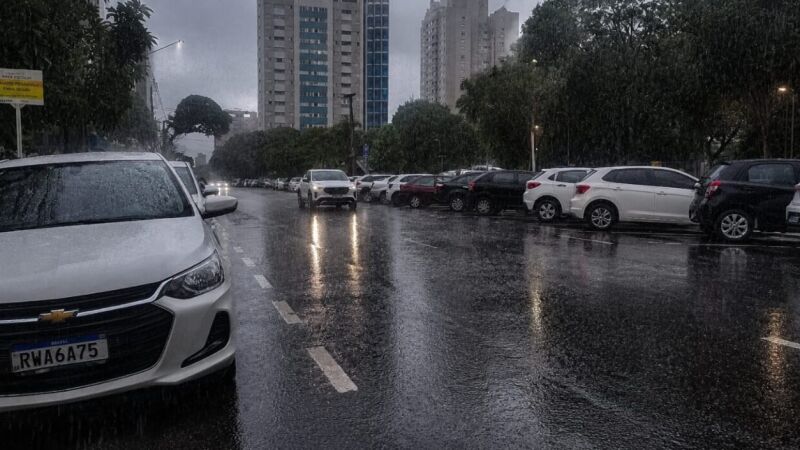 Chuva atinge Campo Grande nesta sexta-feira (9), enquanto previsão aponta risco de temporais, ventos fortes e granizo nos próximos dias.