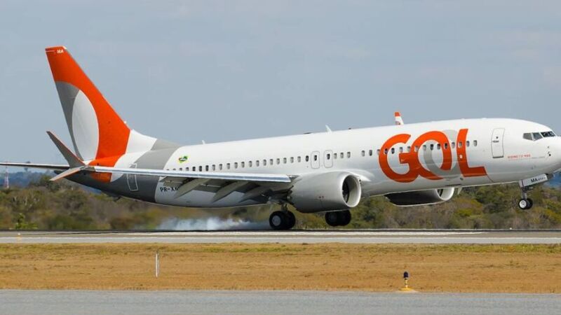 Avião da Gol durante pouso; companhia vai suspender voo direto entre Campo Grande e Rio de Janeiro a partir de fevereiro de 2027.