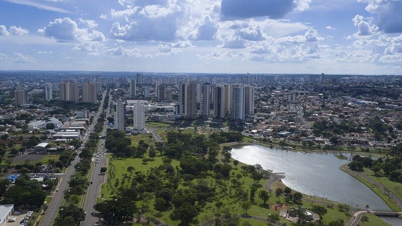 Vista aérea do Parque das Nações Indígenas, em Campo Grande, eleita a capital mais barata do Brasil para viajar, segundo levantamento nacional divulgado em outubro de 2026.