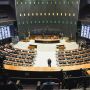 Câmara aprova em 2&ordm; turno PEC que amplia teto por um ano para Bolsa Família