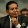 Mour&atilde;o diz que Lula quer alimentar crise com Ex&eacute;rcito ao demitir comandante