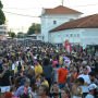 No sábado de Carnaval, Choque dispersa foliões com bombas de efeito moral