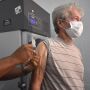 Vacina&ccedil;&atilde;o contra gripe e Covid-19 continua no s&aacute;bado; confira os locais