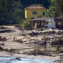 Moradores denunciam saques ap&oacute;s rompimento de barragem