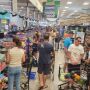 Fim de ano agita supermercados e forma filas lotadas para compras de R&eacute;veillon