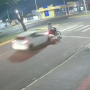Motociclista &eacute; atingido por carro que n&atilde;o respeitou sinaliza&ccedil;&atilde;o