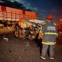 Tr&ecirc;s morrem e um fica ferido em acidente entre picape e carreta na BR-267