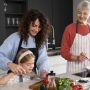 Conhe&ccedil;a a hist&oacute;ria da origem do Dia das M&atilde;es e confira tr&ecirc;s receitas especiais para a data