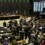 Congresso derruba veto de Lula e libera emenda para dar trator, cesta b&aacute;sica e dinheiro nas elei&ccedil;&otilde;es