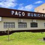 Esposa de secret&aacute;rio estadual fatura R$ 140 mil de prefeituras atendidas pelo marido